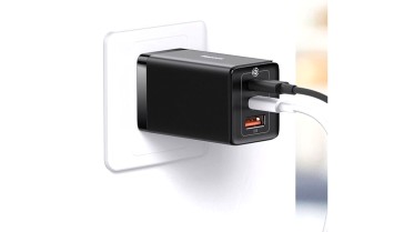 Baseus GaN5 Pro 2xUSB-C + USB (65W) - černá